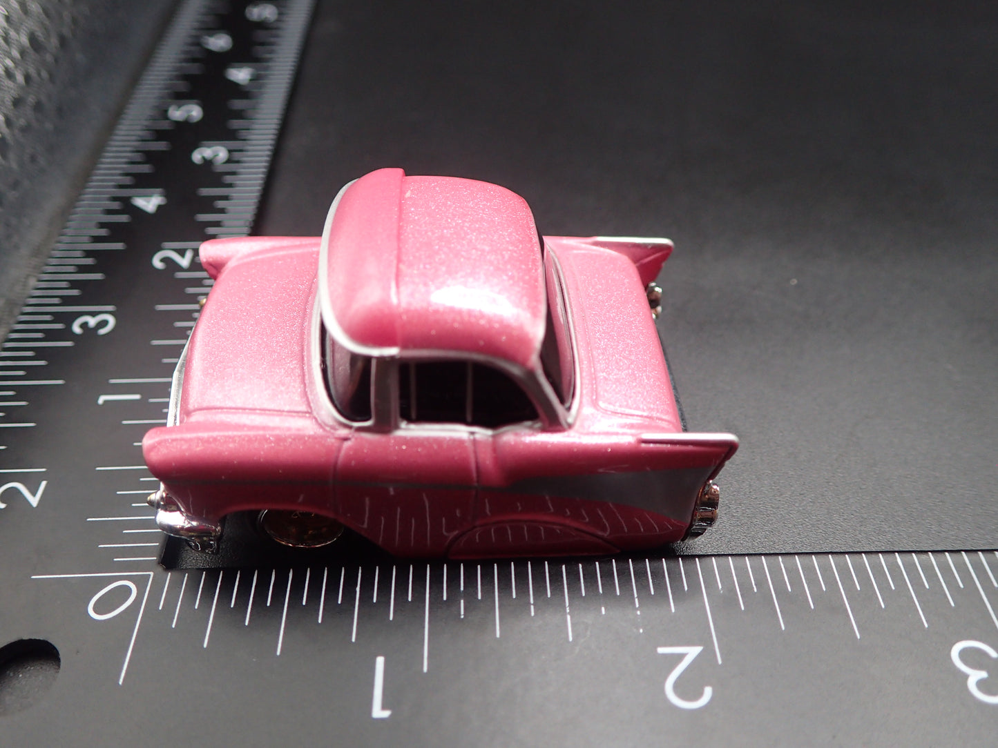 1957 57 CHEVY CHEVROLET BEL AIR TUNED PINK 1:64 SCALE DIORAMA DIECAST MODEL CAR