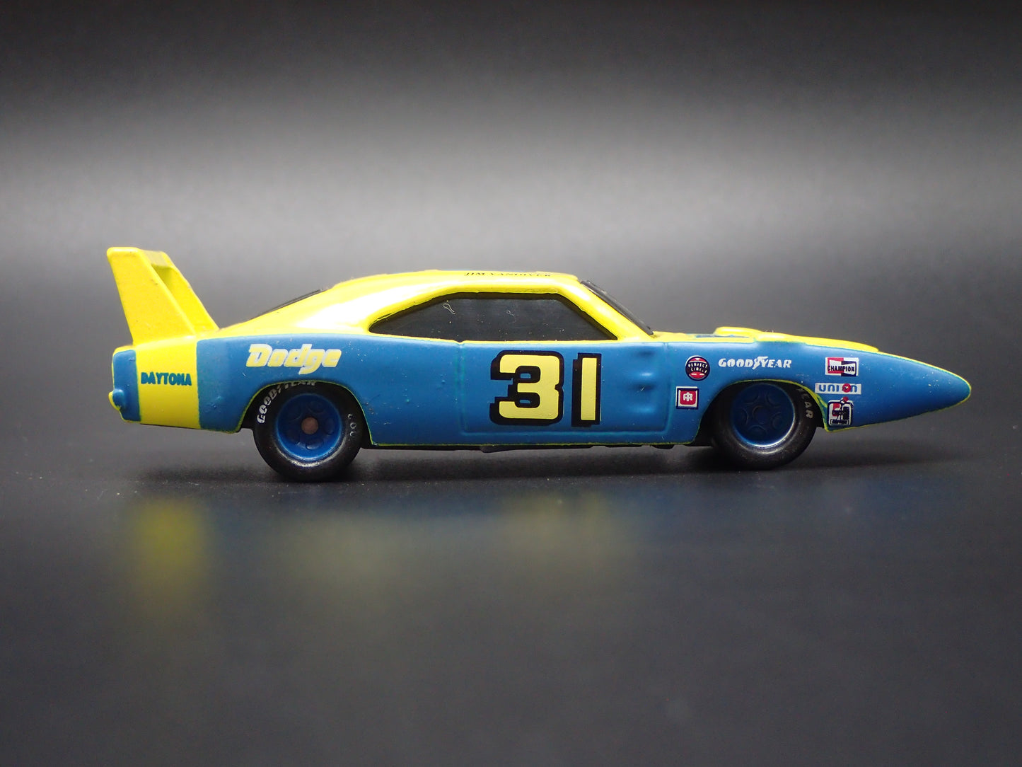 1969 69 DODGE CHARGER DAYTONA 31 JIM VANDIVER NASCAR 1:64 SCALE DIECAST MODEL CAR