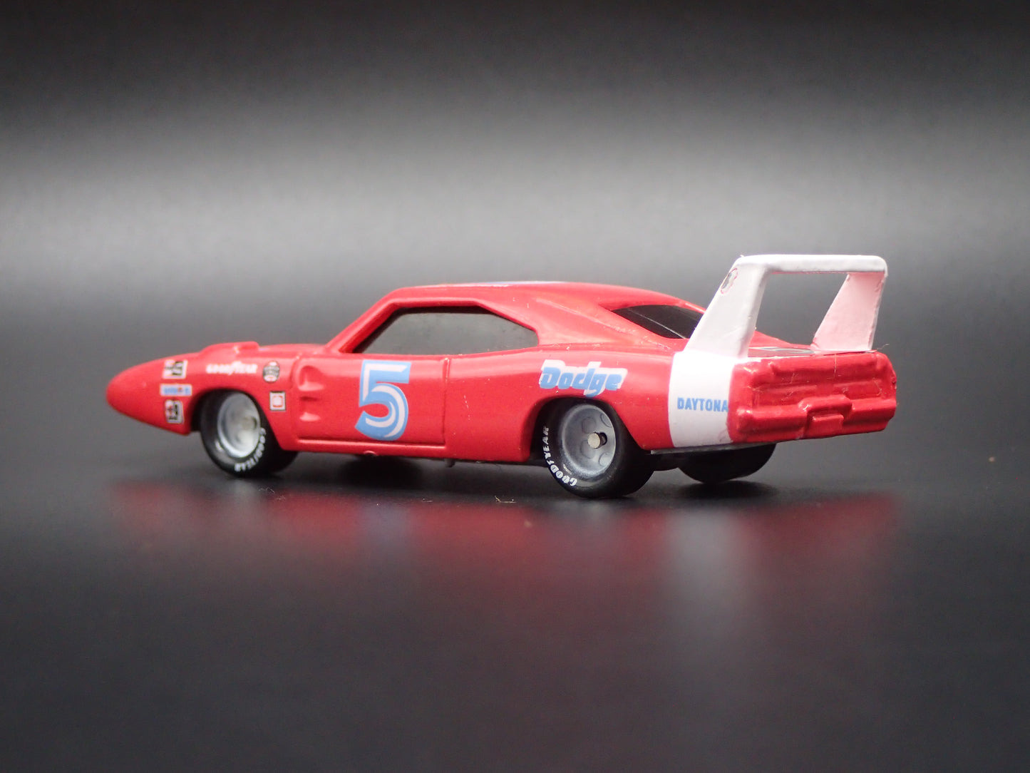 1969 69 DODGE CHARGER DAYTONA 5 BUDDY ARRINGTON NASCAR 1:64 SCALE DIECAST MODEL CAR