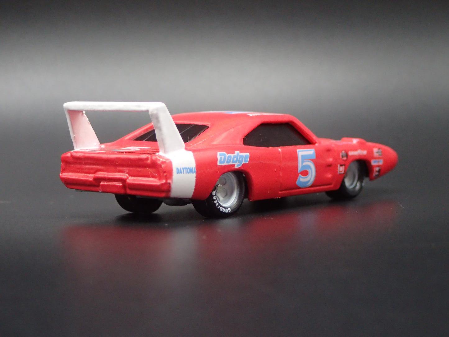 1969 69 DODGE CHARGER DAYTONA 5 BUDDY ARRINGTON NASCAR 1:64 SCALE DIECAST MODEL CAR