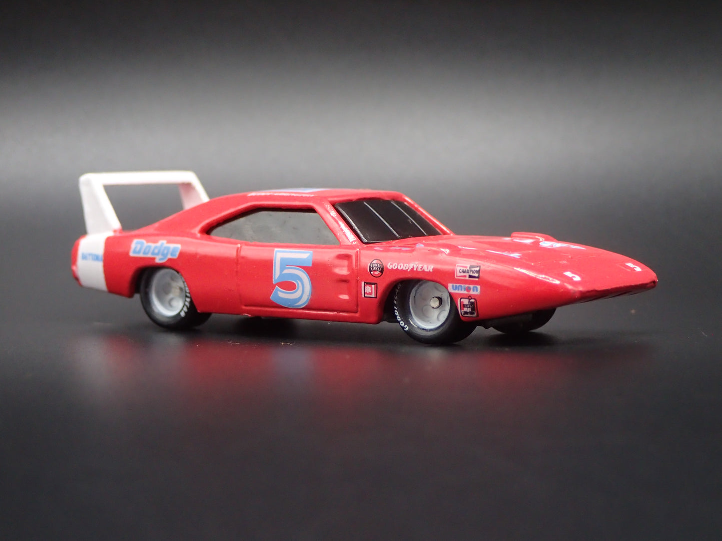 1969 69 DODGE CHARGER DAYTONA 5 BUDDY ARRINGTON NASCAR 1:64 SCALE DIECAST MODEL CAR