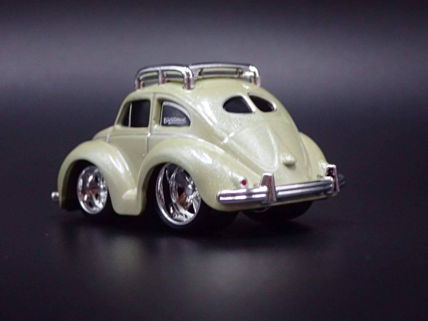 VW BEETLE CAR TUNED GREEN 1:64 SCALE DIORAMA DIECAST MODEL CAR