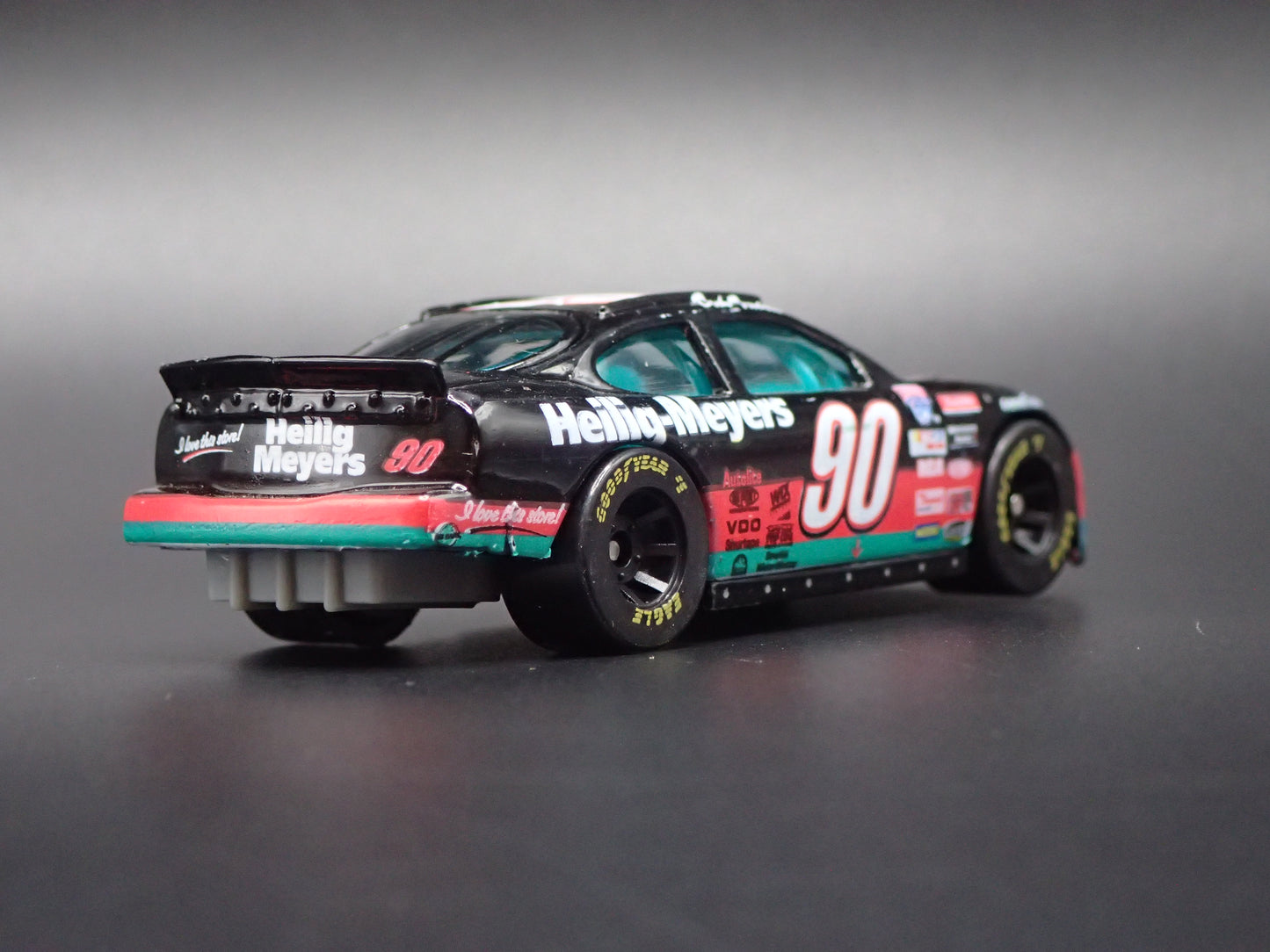 1998 FORD TAURUS 90 DICK TRICKLE HEILIG MEYERS NASCAR 1:64 SCALE DIECAST MODEL CAR