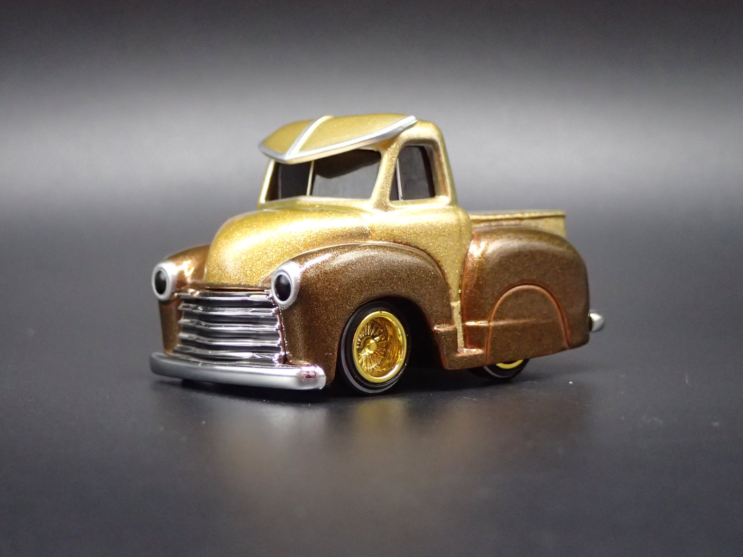 1953 53 CHEVY CHEVROLET PICKUP TRUCK TUNED 1:64 SCALE DIORAMA DIECAST MODEL CAR