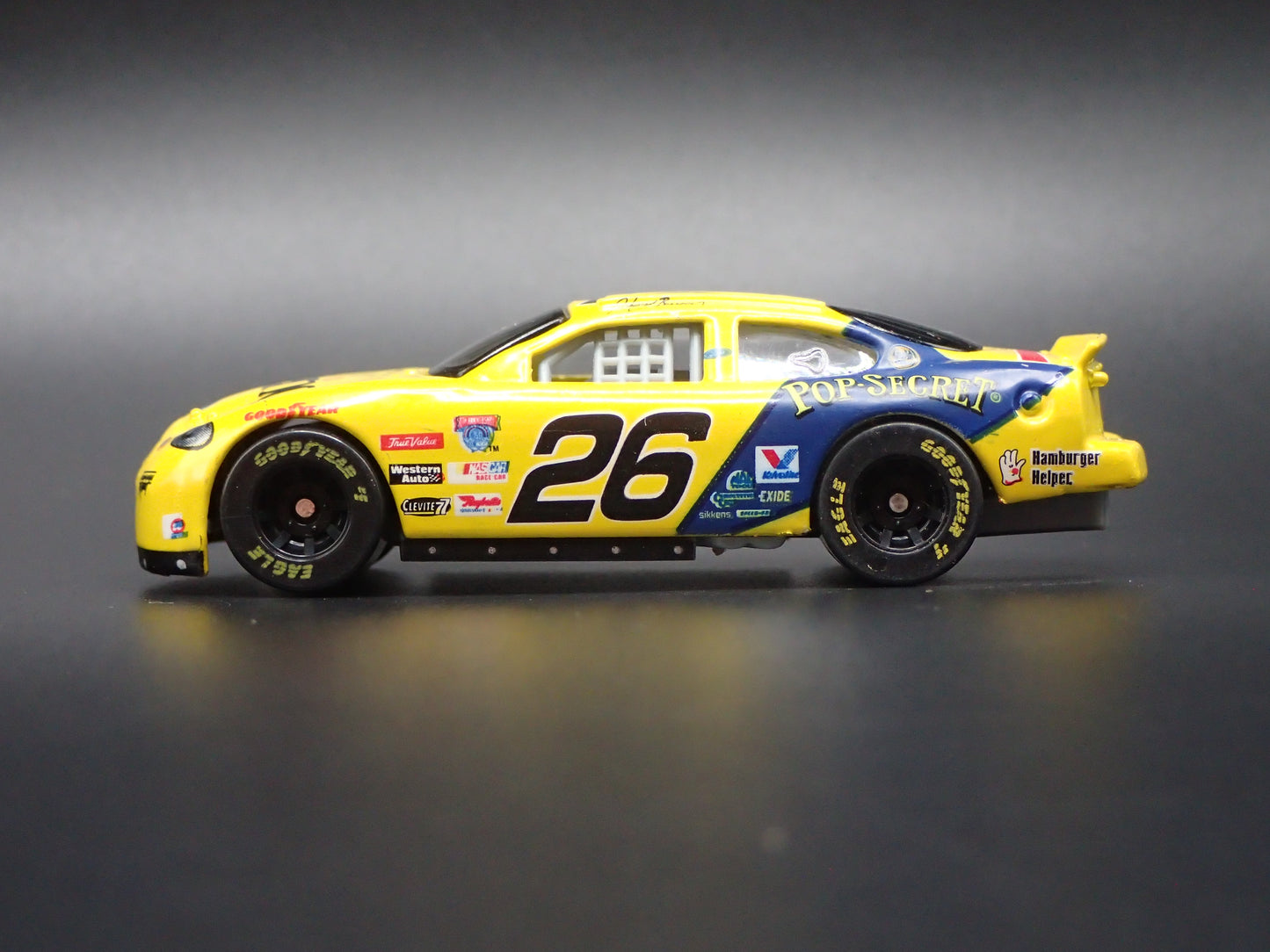 1998 98 FORD TAURUS 26 JOHNNY BENSON CHEERIOS NASCAR 1/64 SCALE DIECAST CAR