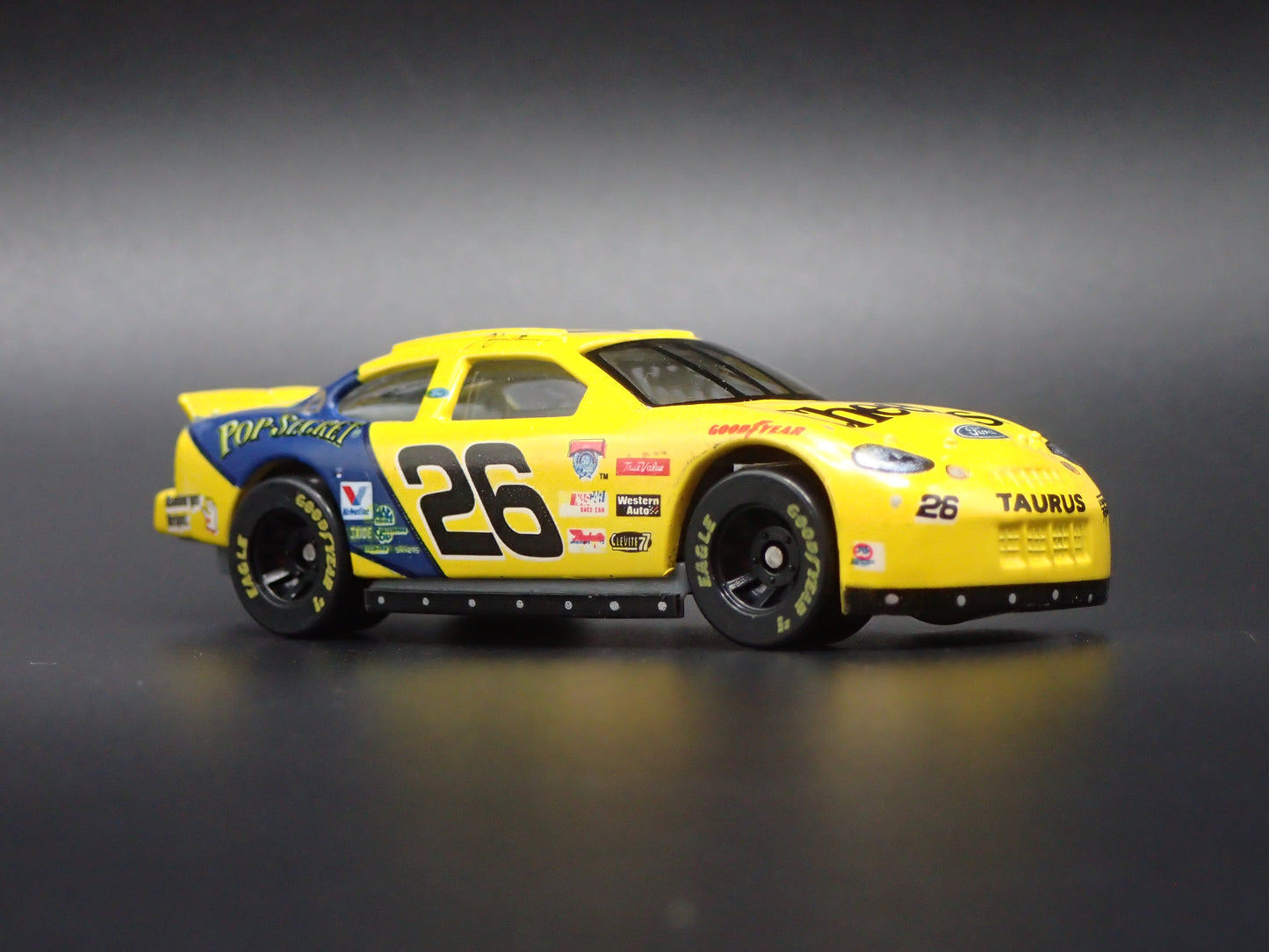 1998 98 FORD TAURUS 26 JOHNNY BENSON CHEERIOS NASCAR 1/64 SCALE DIECAST CAR