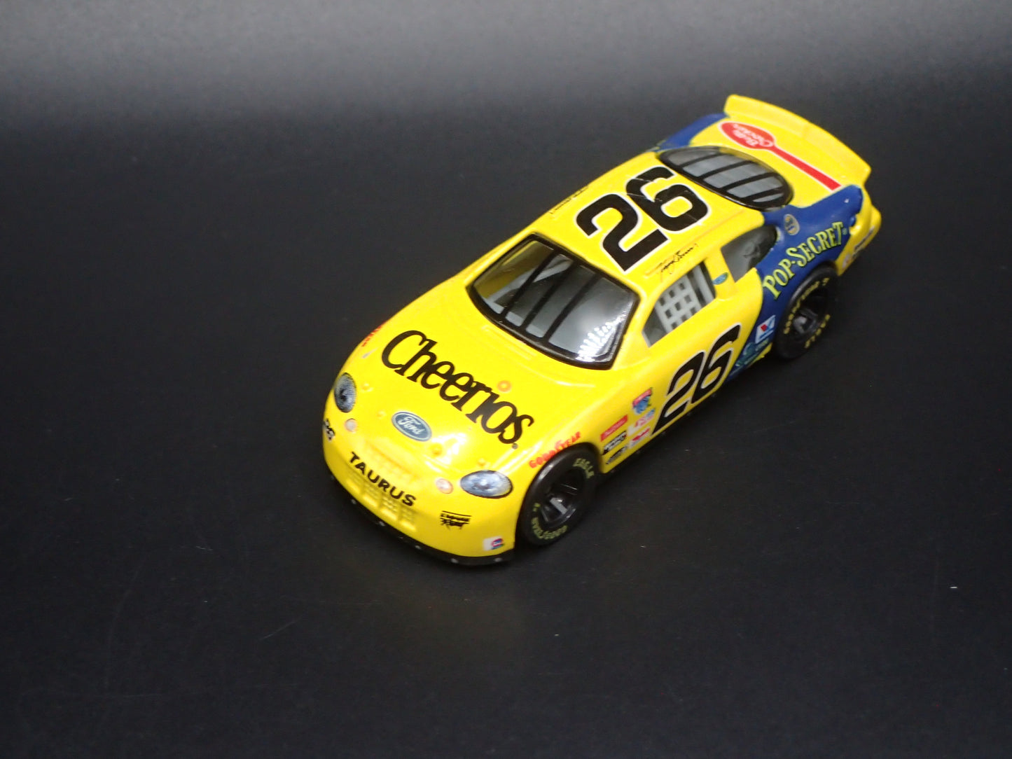 1998 98 FORD TAURUS 26 JOHNNY BENSON CHEERIOS NASCAR 1/64 SCALE DIECAST CAR