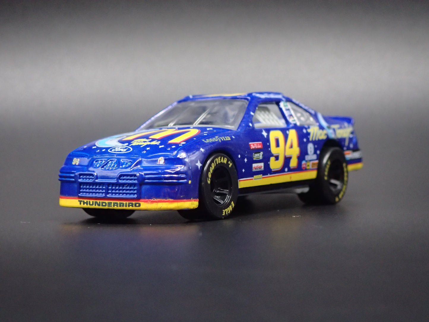 1997 97 FORD THUNDERBIRD 94 BILL ELLIOTT MCDONALDS NASCAR 1:64 DIECAST MODEL CAR