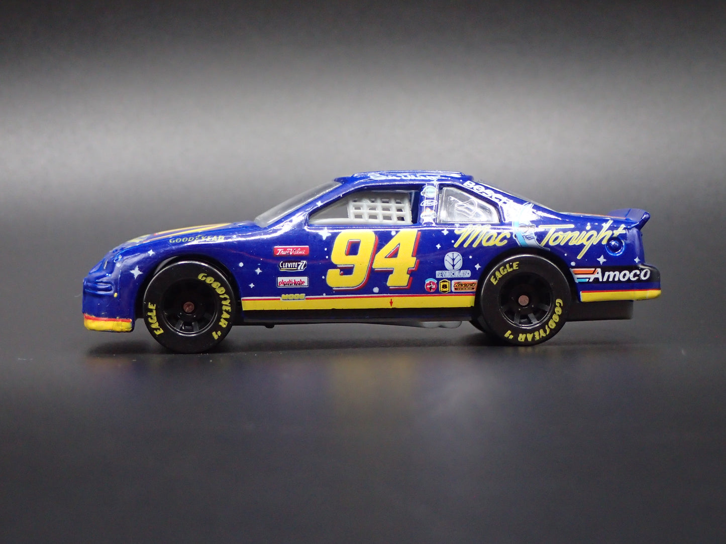 1997 97 FORD THUNDERBIRD 94 BILL ELLIOTT MCDONALDS NASCAR 1:64 DIECAST MODEL CAR