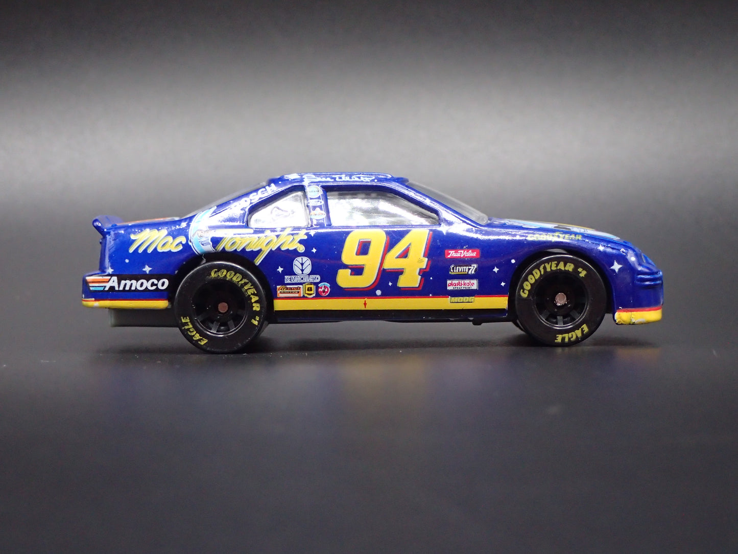 1997 97 FORD THUNDERBIRD 94 BILL ELLIOTT MCDONALDS NASCAR 1:64 DIECAST MODEL CAR