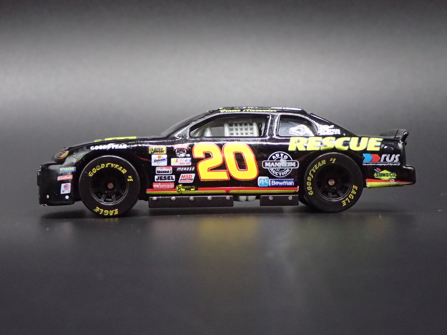 1998 CHEVROLET MONTE CARLO 20 BLAISE ALEXANDER NASCAR 1:64 SCALE DIECAST CAR