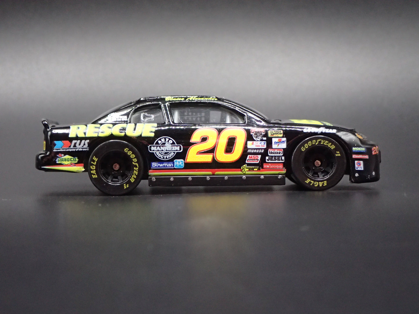 1998 CHEVROLET MONTE CARLO 20 BLAISE ALEXANDER NASCAR 1:64 SCALE DIECAST CAR