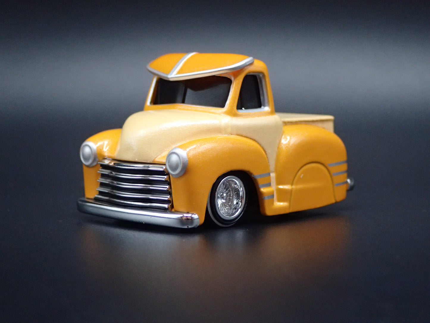 1953 53 CHEVY CHEVROLET PICKUP TRUCK TUNED 1:64 SCALE DIORAMA DIECAST MODEL CAR