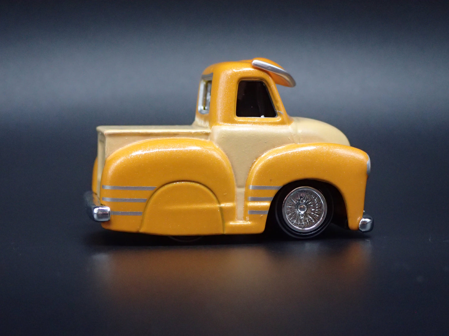 1953 53 CHEVY CHEVROLET PICKUP TRUCK TUNED 1:64 SCALE DIORAMA DIECAST MODEL CAR