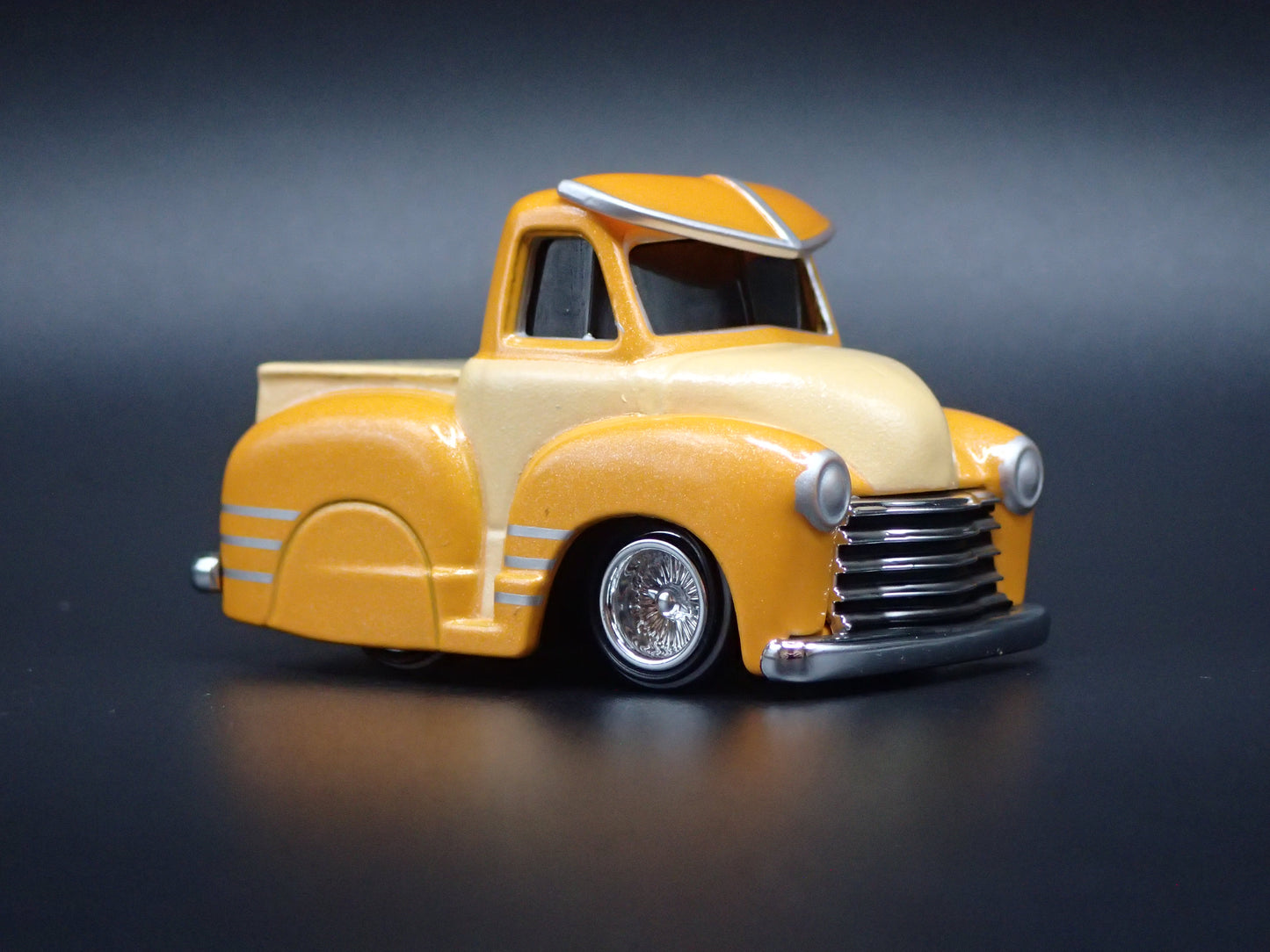 1953 53 CHEVY CHEVROLET PICKUP TRUCK TUNED 1:64 SCALE DIORAMA DIECAST MODEL CAR