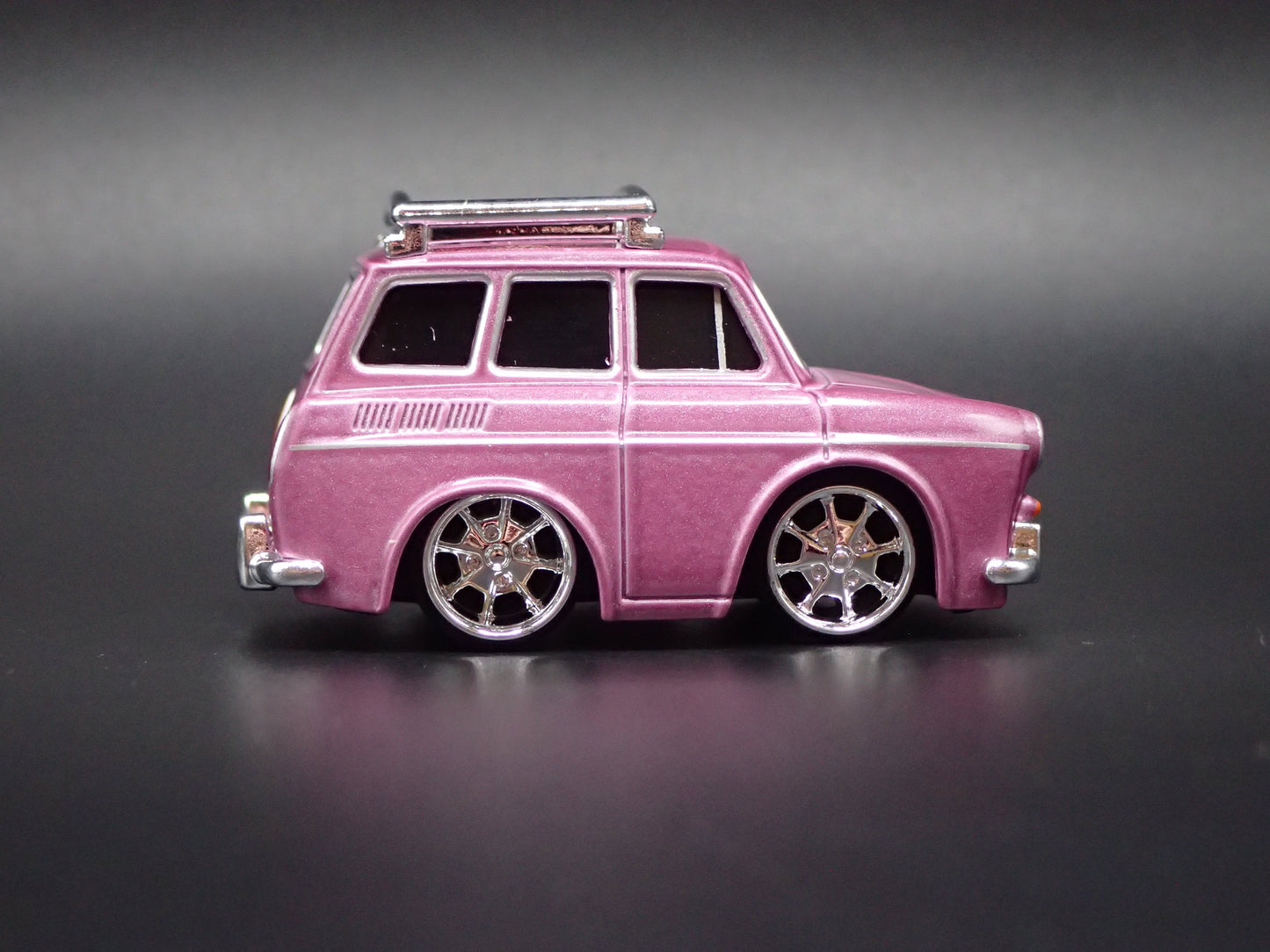 VW TYPE 3 SQUAREBACK CAR TUNED PINK 1:64 SCALE DIORAMA DIECAST MODEL CAR