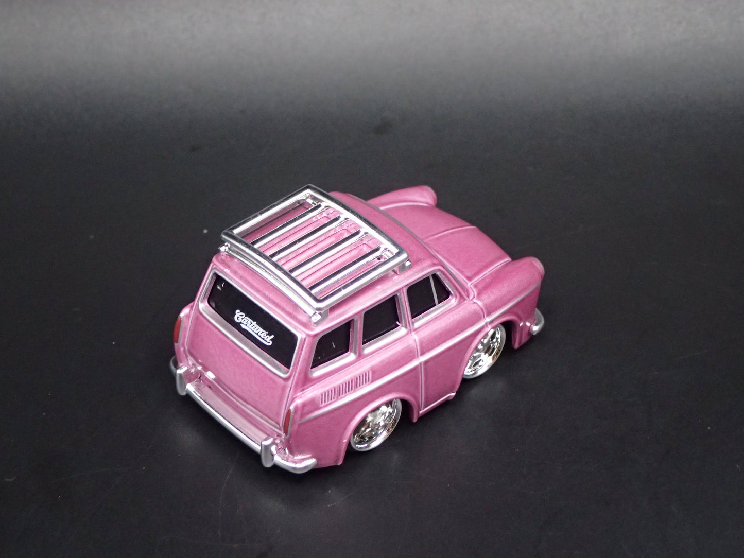 VW TYPE 3 SQUAREBACK CAR TUNED PINK 1:64 SCALE DIORAMA DIECAST MODEL CAR