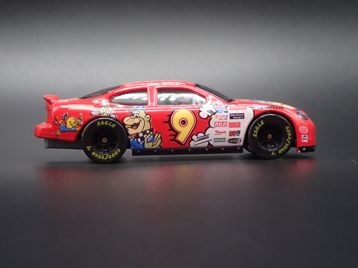 1998 98 FORD TAURUS 9 LAKE SPEED CARTOON NETWORK NASCAR 1:64 SCALE DIECAST CAR