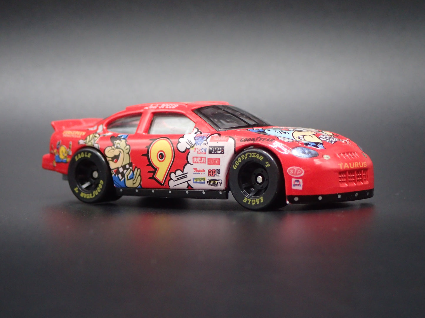 1998 98 FORD TAURUS 9 LAKE SPEED CARTOON NETWORK NASCAR 1:64 SCALE DIECAST CAR