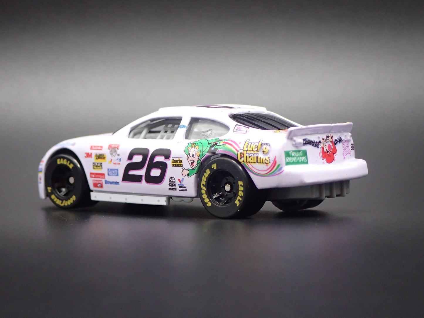1998 98 FORD TAURUS 26 JOHNNY BENSON TRIX NASCAR 1/64 SCALE DIECAST CAR