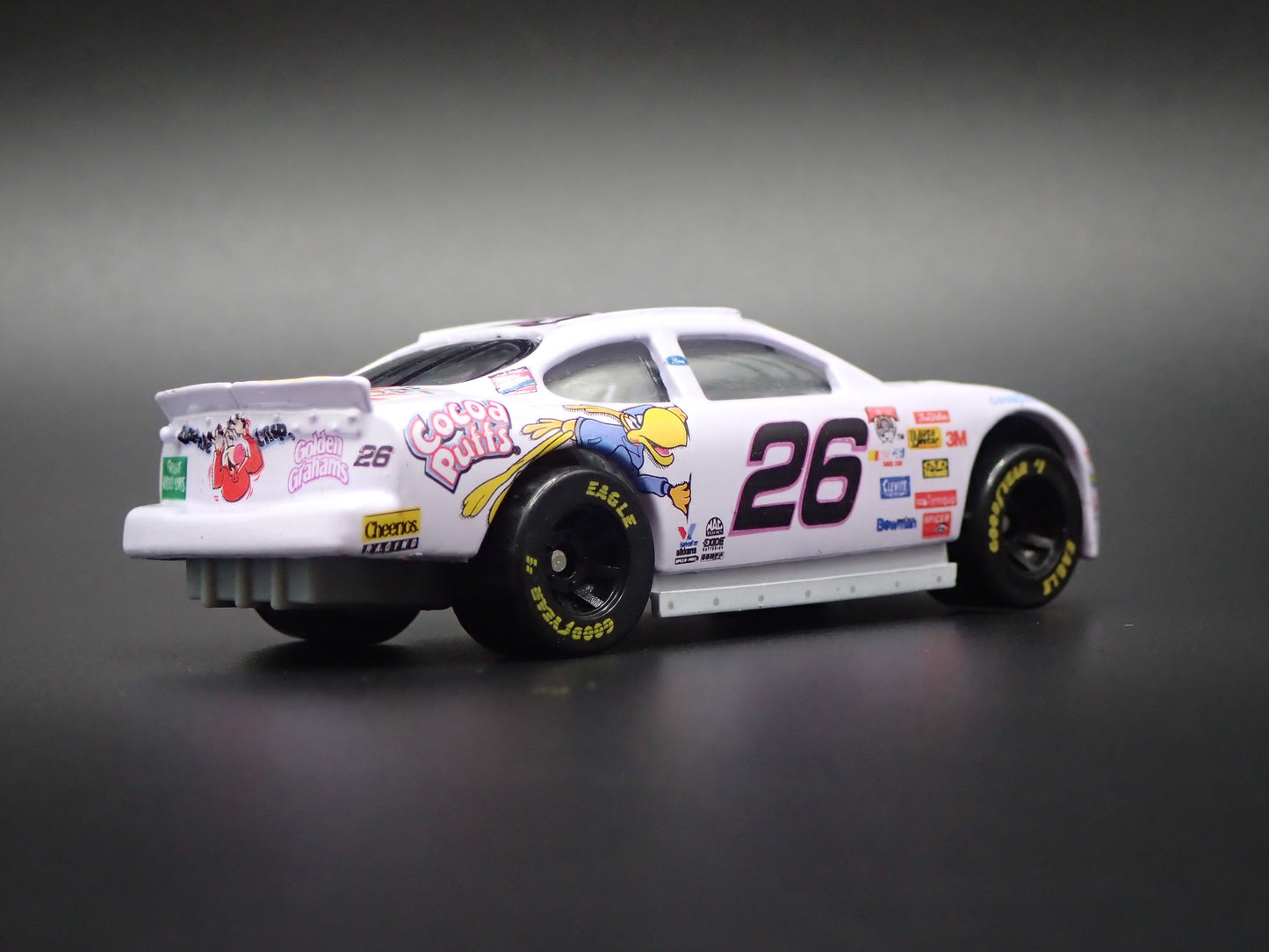 1998 98 FORD TAURUS 26 JOHNNY BENSON TRIX NASCAR 1/64 SCALE DIECAST CAR