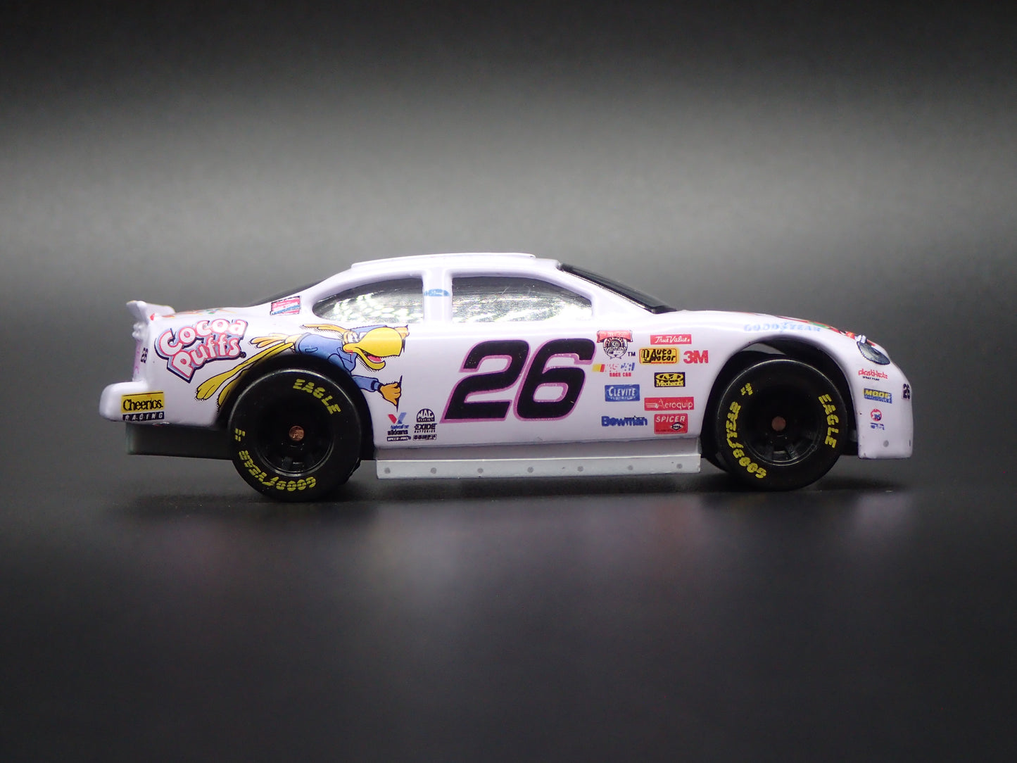 1998 98 FORD TAURUS 26 JOHNNY BENSON TRIX NASCAR 1/64 SCALE DIECAST CAR