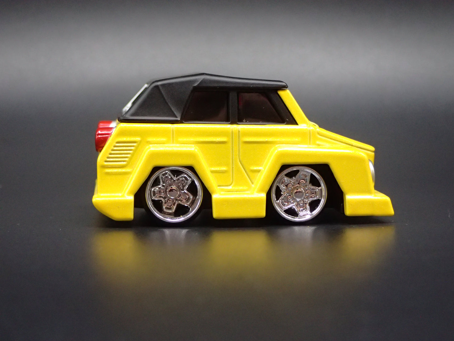 VW TYPE 181 THING CAR TUNED YELLOW 1:64 SCALE DIORAMA DIECAST MODEL CAR