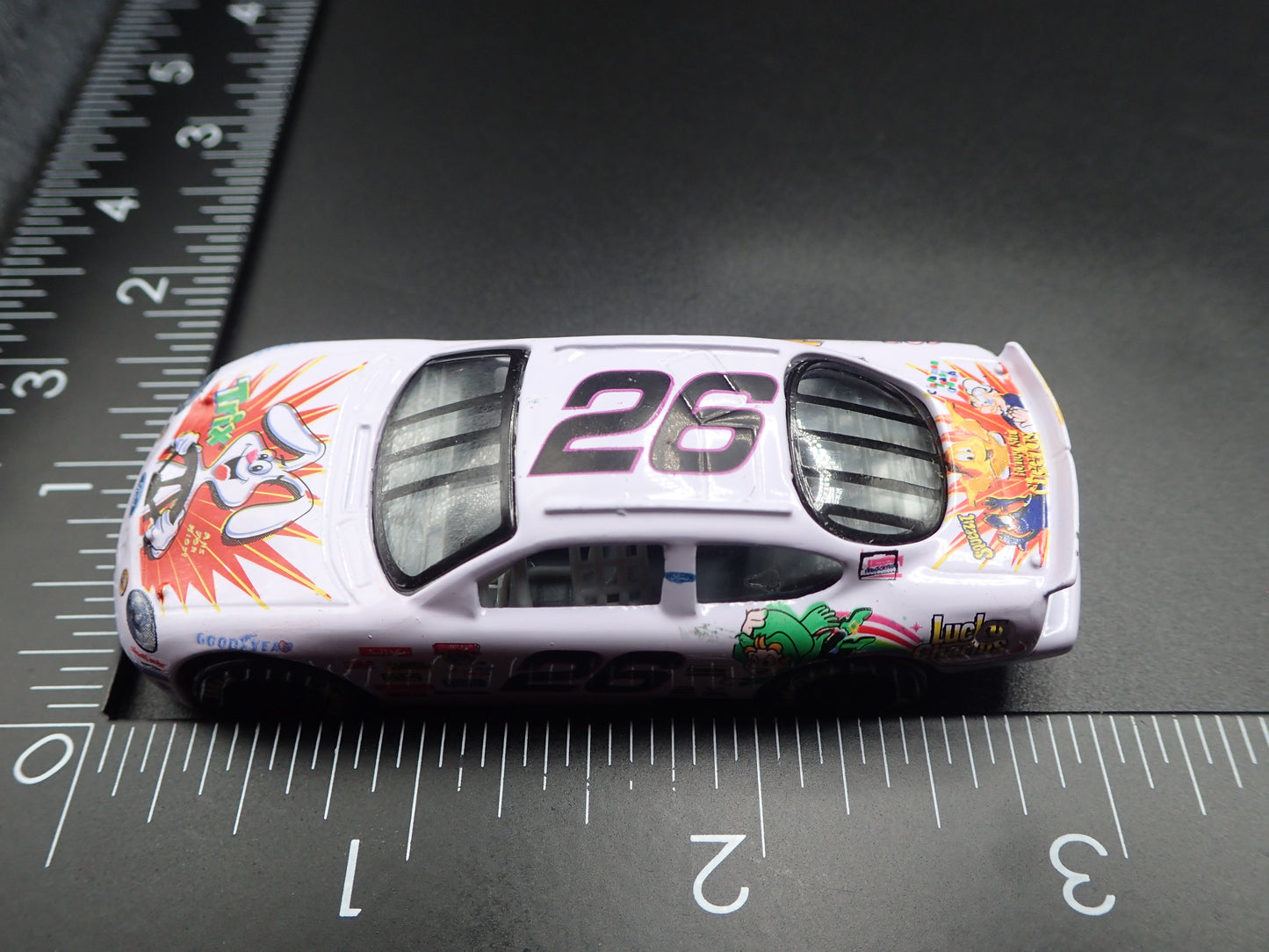 1998 98 FORD TAURUS 26 JOHNNY BENSON TRIX NASCAR 1/64 SCALE DIECAST CAR