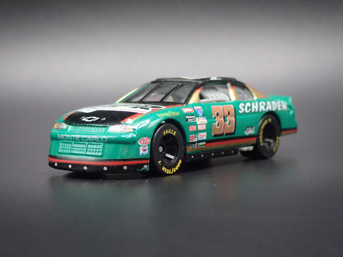 1998 CHEVY CHEVROLET MONTE CARLO 33 KEN SCHRADER NASCAR 1:64 SCALE DIECAST CAR