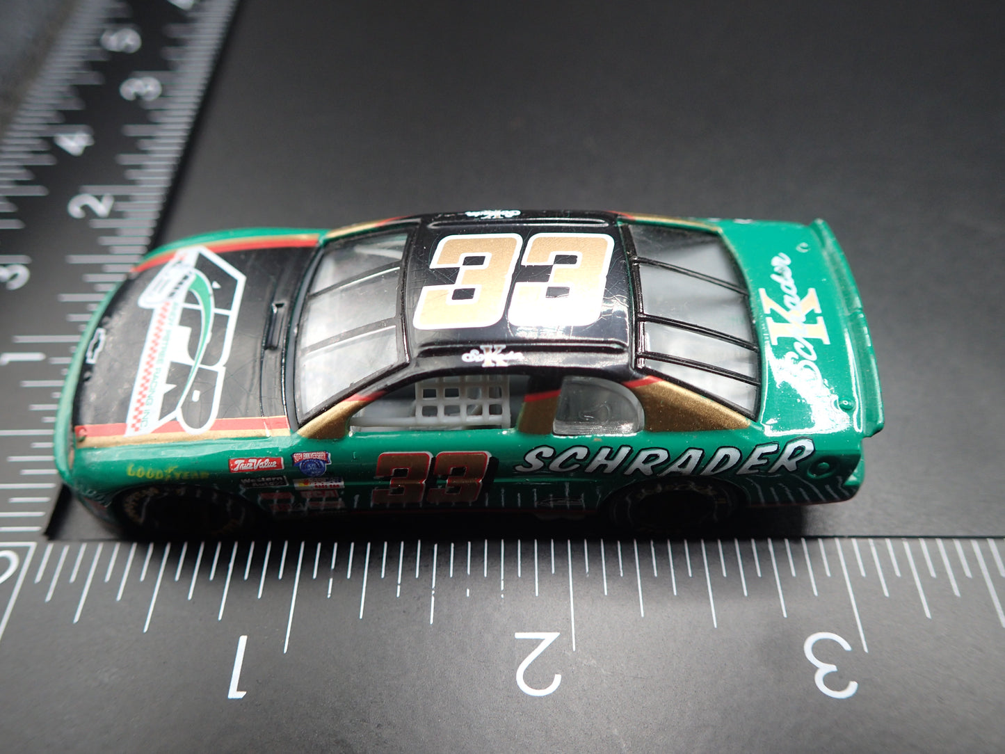 1998 CHEVY CHEVROLET MONTE CARLO 33 KEN SCHRADER NASCAR 1:64 SCALE DIECAST CAR
