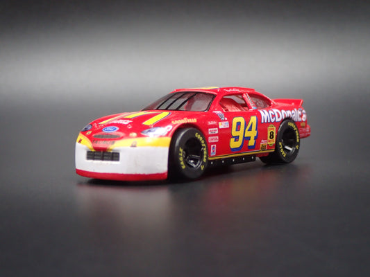 1998 98 FORD TAURUS 94 BILL ELLIOTT MCDONALDS NASCAR 1/64 SCALE DIECAST CAR