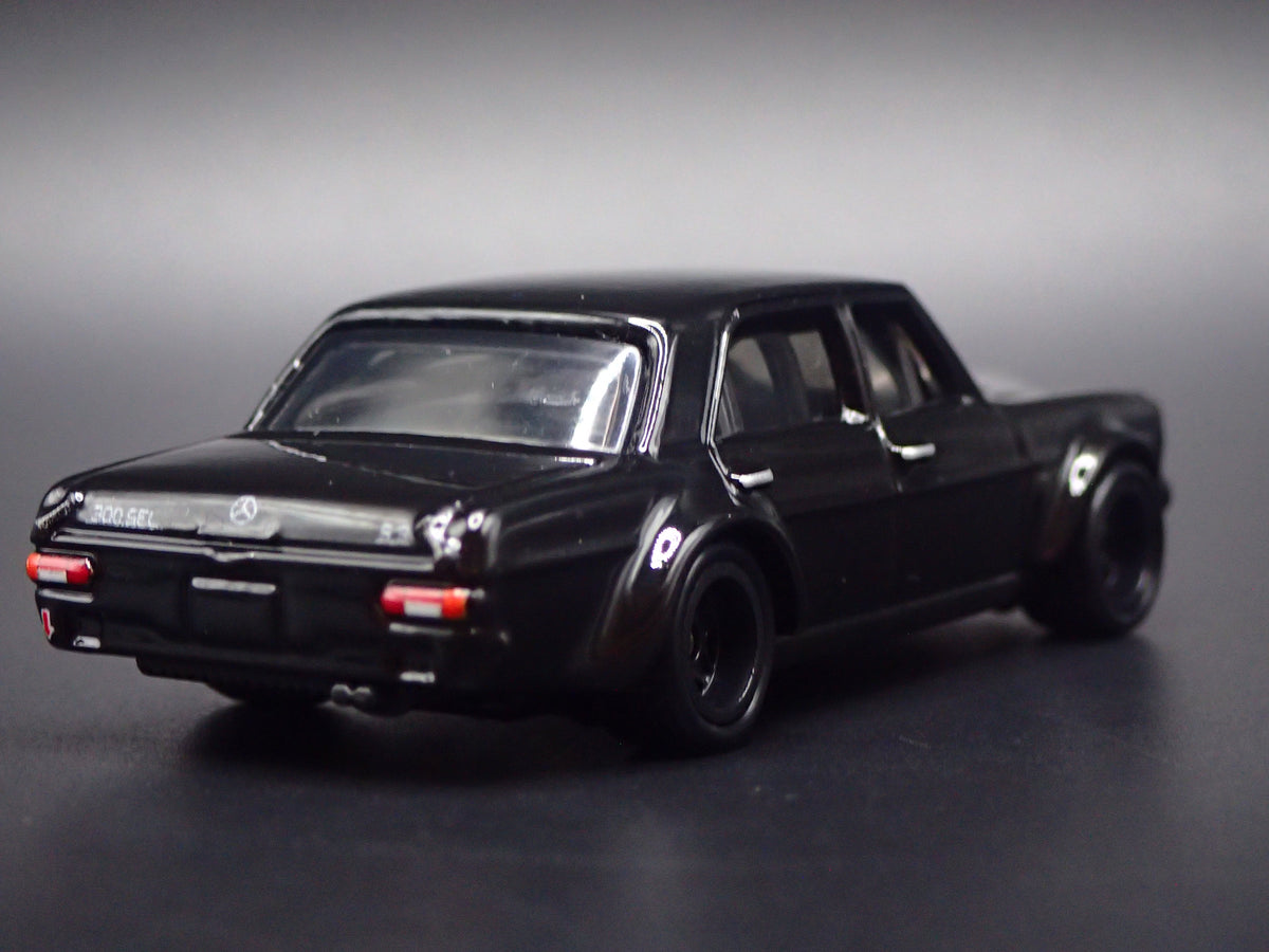 MERCEDES-BENZ 300 SEL 6.8 AMG 1:64 SCALE COLLECTIBLE DIORAMA DIECAST MODEL CAR-Burning Rubber Toy Company
