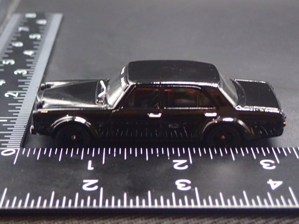 MERCEDES-BENZ 300 SEL 6.8 AMG 1:64 SCALE COLLECTIBLE DIORAMA DIECAST MODEL CAR-Burning Rubber Toy Company