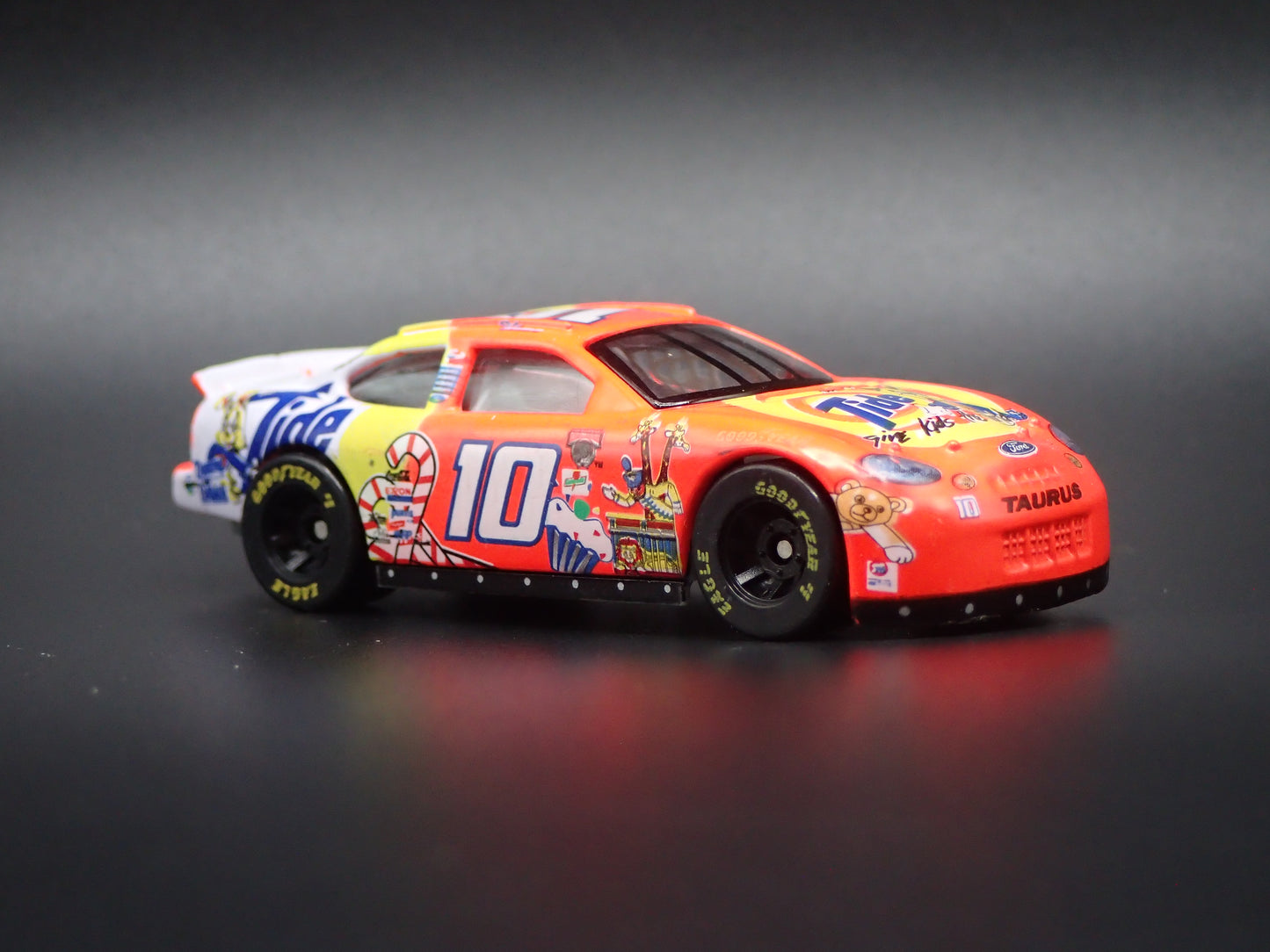 1998 98 FORD TAURUS 10 RICKY RUDD TIDE NASCAR 1/64 SCALE DIECAST MODEL CAR