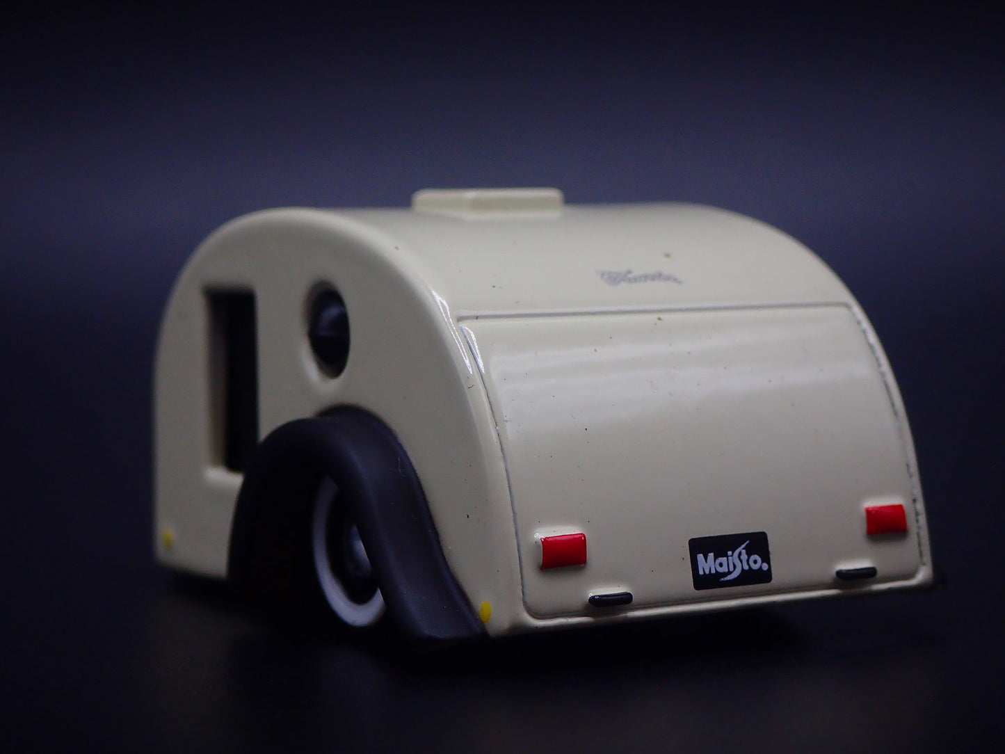 TEARDROP TRAVEL TRAILER CAMPER CANNED HAM W HITCH 1:64 SCALE DIORAMA MODEL CAR