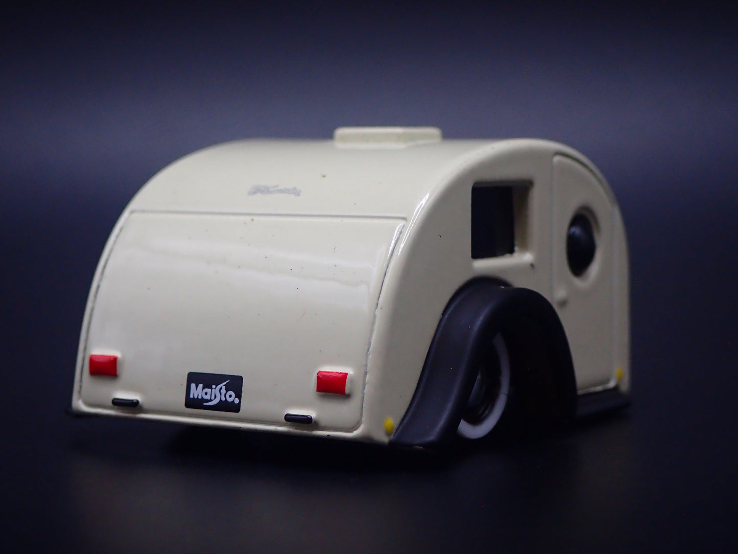 TEARDROP TRAVEL TRAILER CAMPER CANNED HAM W HITCH 1:64 SCALE DIORAMA MODEL CAR