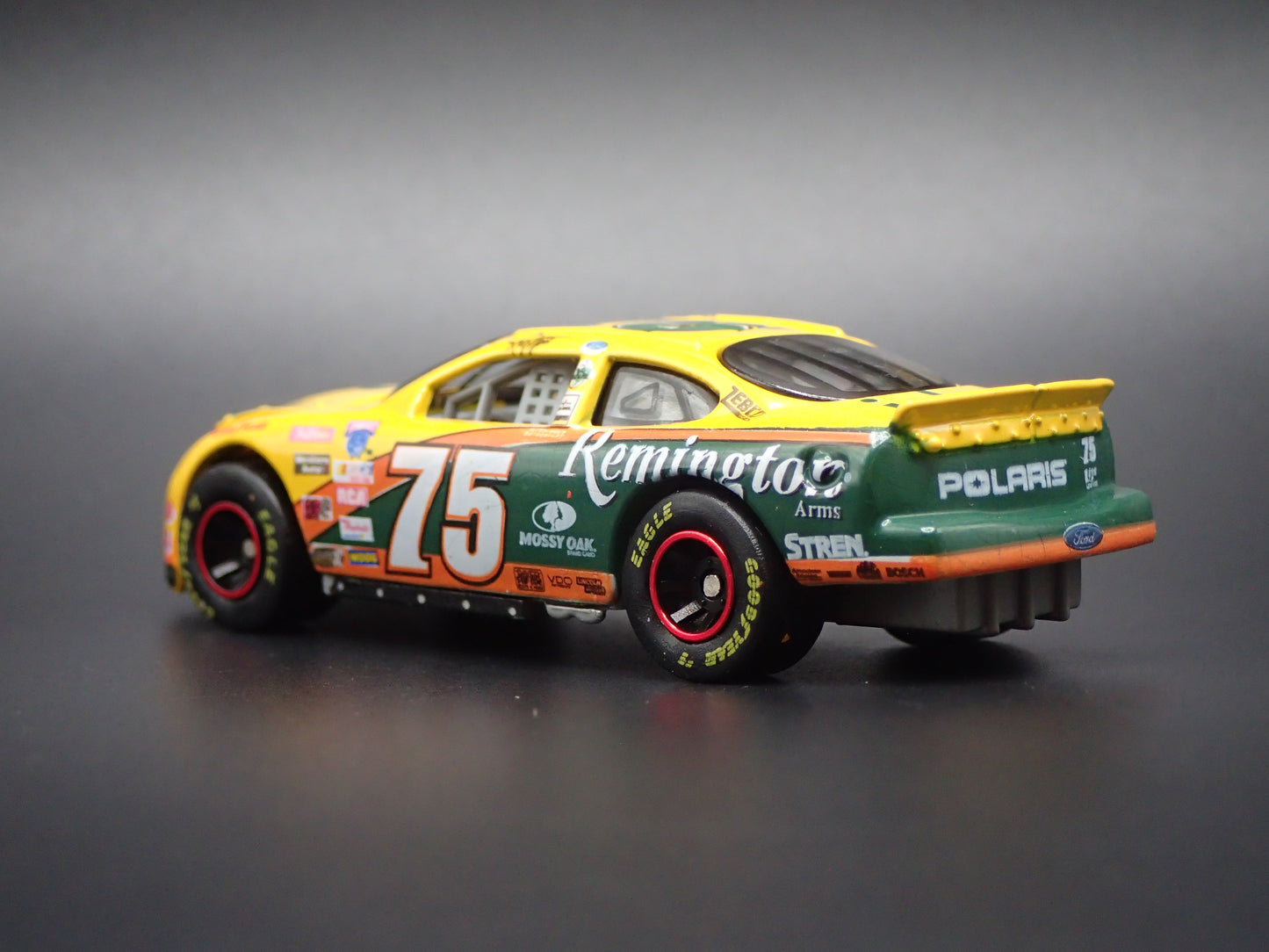 1998 98 FORD TAURUS 75 RICK MAST REMINGTON NASCAR 1:64 SCALE DIECAST MODEL CAR