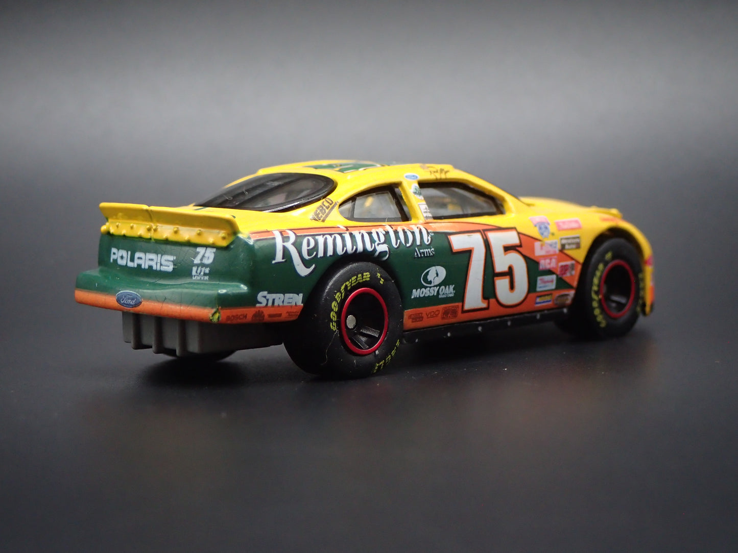 1998 98 FORD TAURUS 75 RICK MAST REMINGTON NASCAR 1:64 SCALE DIECAST MODEL CAR