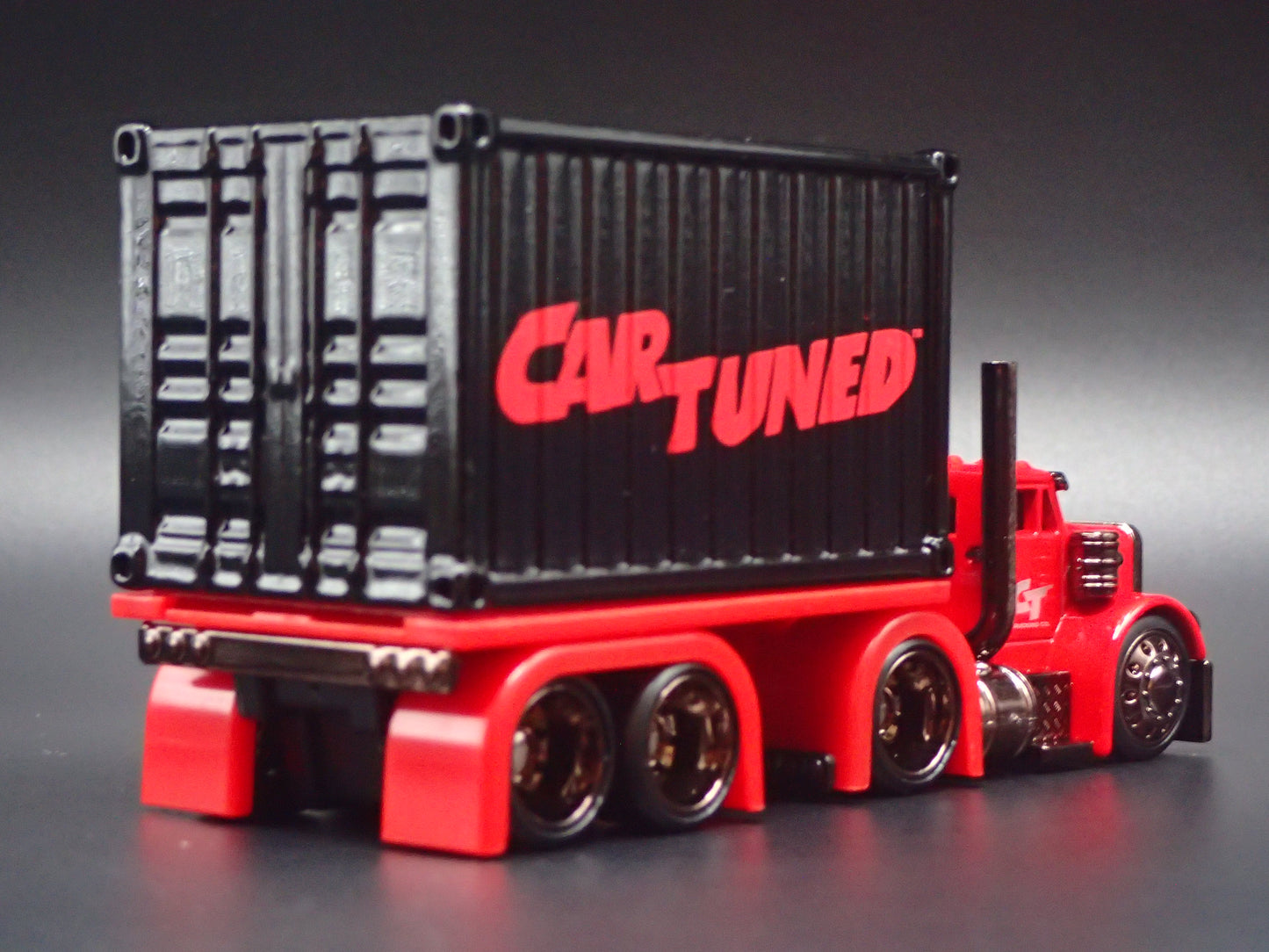 CAR TUNED SNEAKY PETE CONTAINER RIG 1:64 SCALE DIORAMA DIECAST MODEL CAR