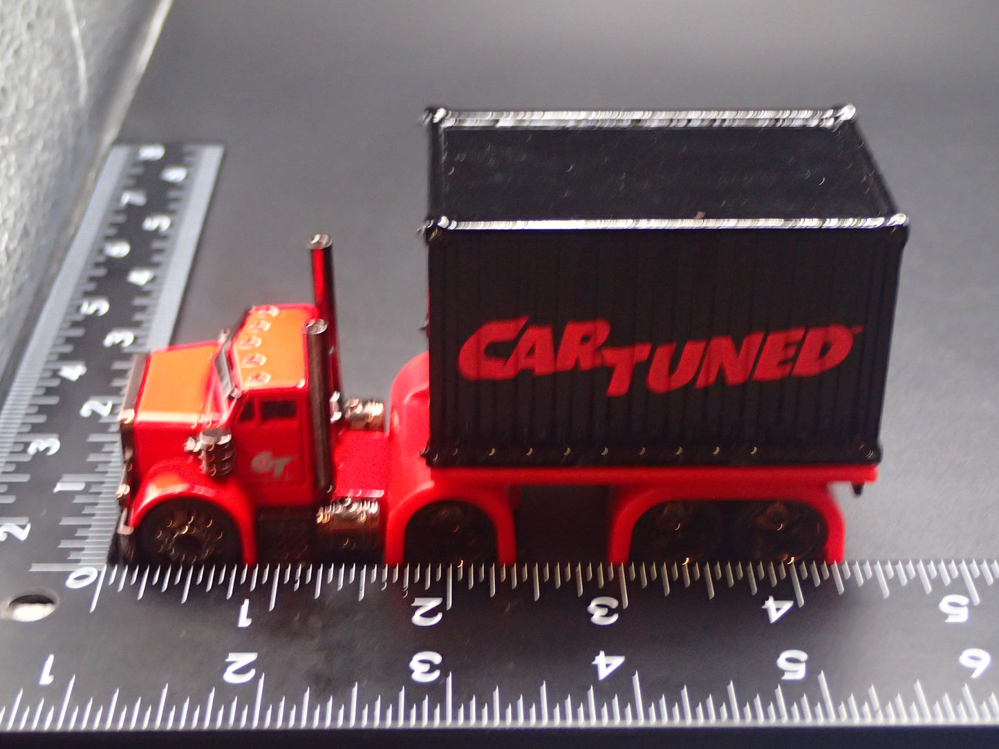 CAR TUNED SNEAKY PETE CONTAINER RIG 1:64 SCALE DIORAMA DIECAST MODEL CAR