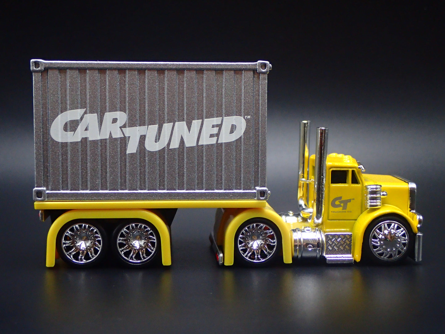 CAR TUNED SNEAKY PETE CONTAINER RIG 1:64 SCALE DIORAMA DIECAST MODEL CAR