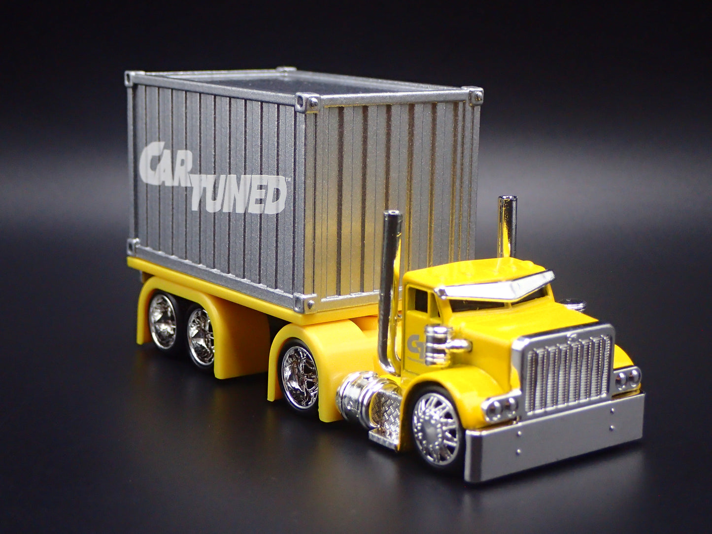 CAR TUNED SNEAKY PETE CONTAINER RIG 1:64 SCALE DIORAMA DIECAST MODEL CAR