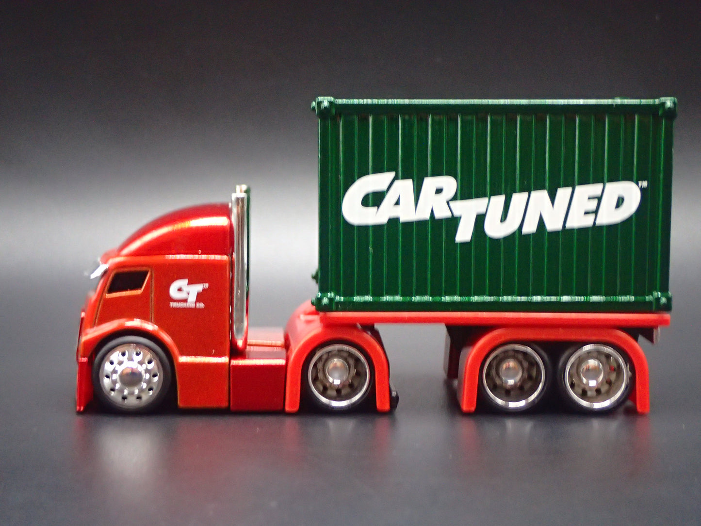 CAR TUNED COOL COE CONTAINER RIG 1:64 SCALE DIORAMA DIECAST MODEL CAR