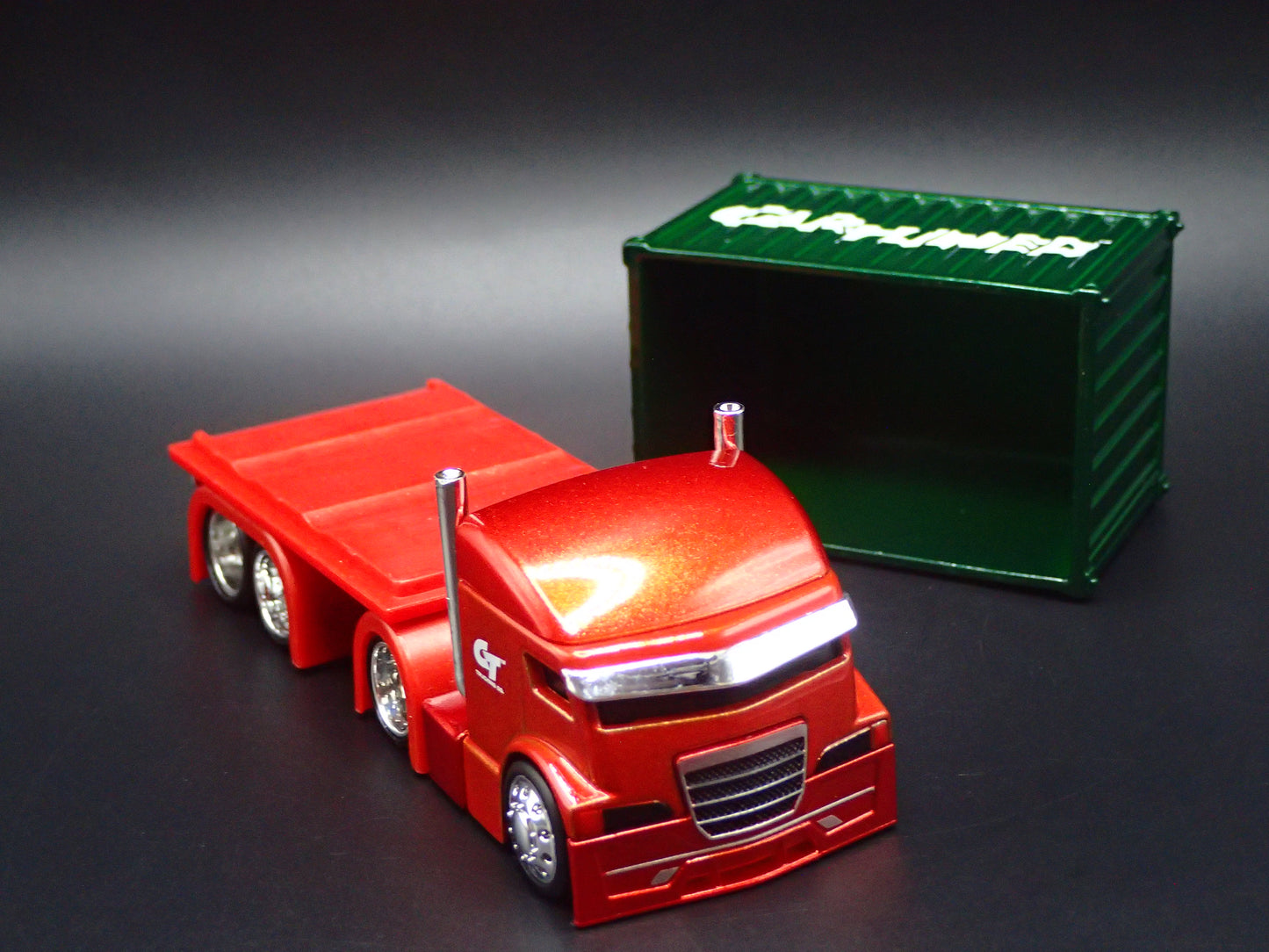 CAR TUNED COOL COE CONTAINER RIG 1:64 SCALE DIORAMA DIECAST MODEL CAR