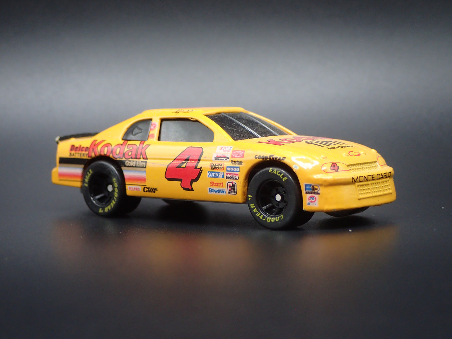 1996 CHEVROLET MONTE CARLO 4 STERLING MARLIN NASCAR 1:64 SCALE DIECAST MODEL CAR