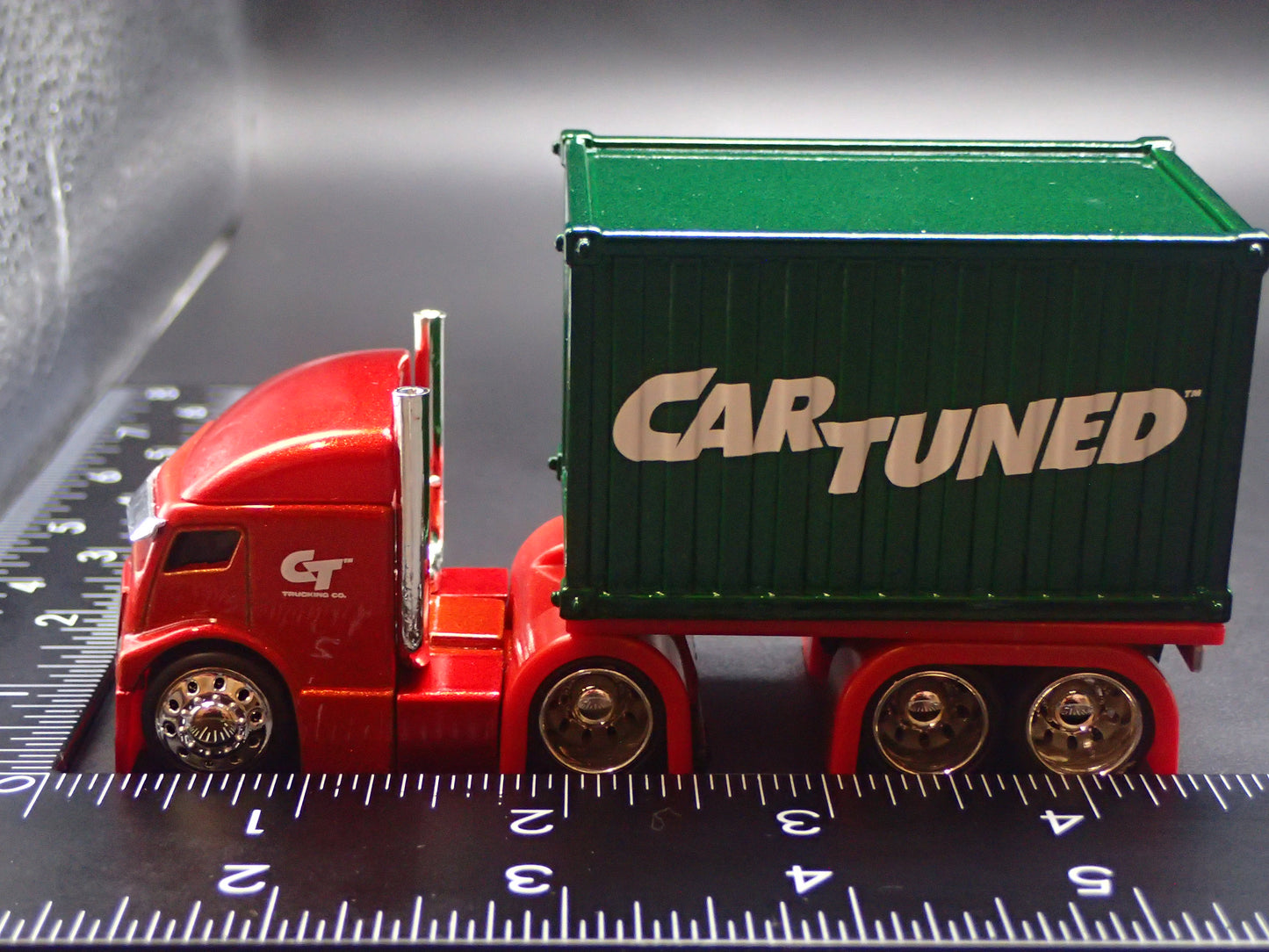 CAR TUNED COOL COE CONTAINER RIG 1:64 SCALE DIORAMA DIECAST MODEL CAR