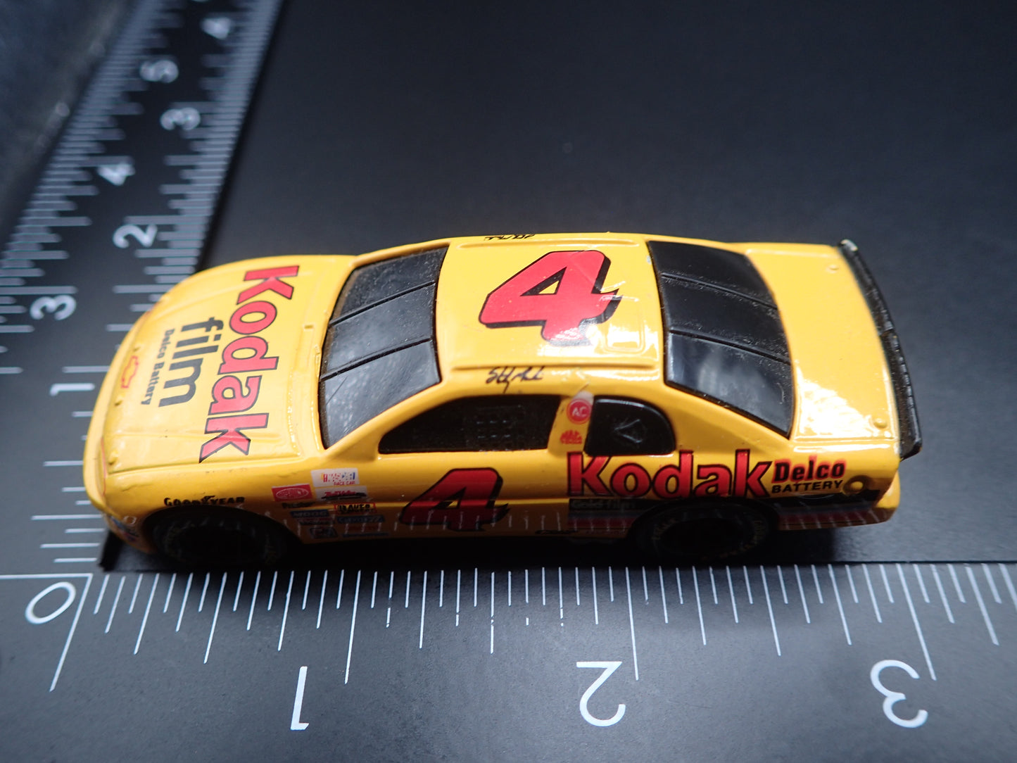1996 CHEVROLET MONTE CARLO 4 STERLING MARLIN NASCAR 1:64 SCALE DIECAST MODEL CAR