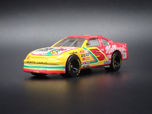 1996 CHEVY CHEVROLET MONTE CARLO 5 TERRY LABONTE NASCAR 1:64 DIECAST MODEL CAR