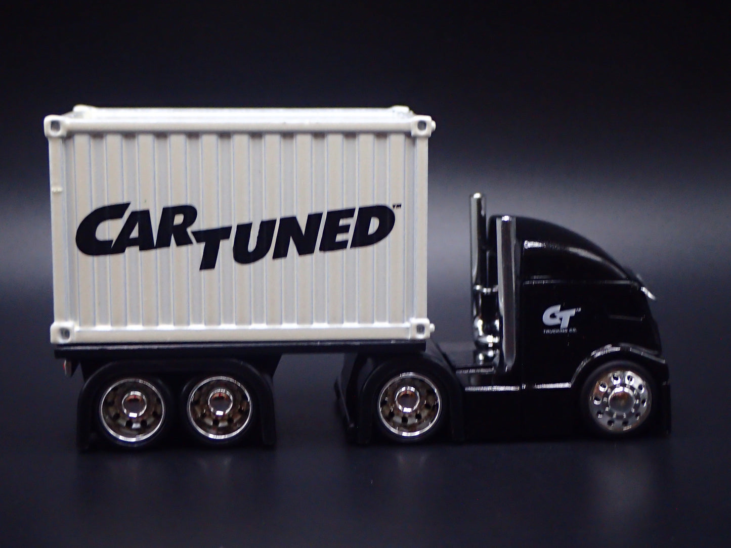 CAR TUNED COOL COE CONTAINER RIG 1:64 SCALE DIORAMA DIECAST MODEL CAR