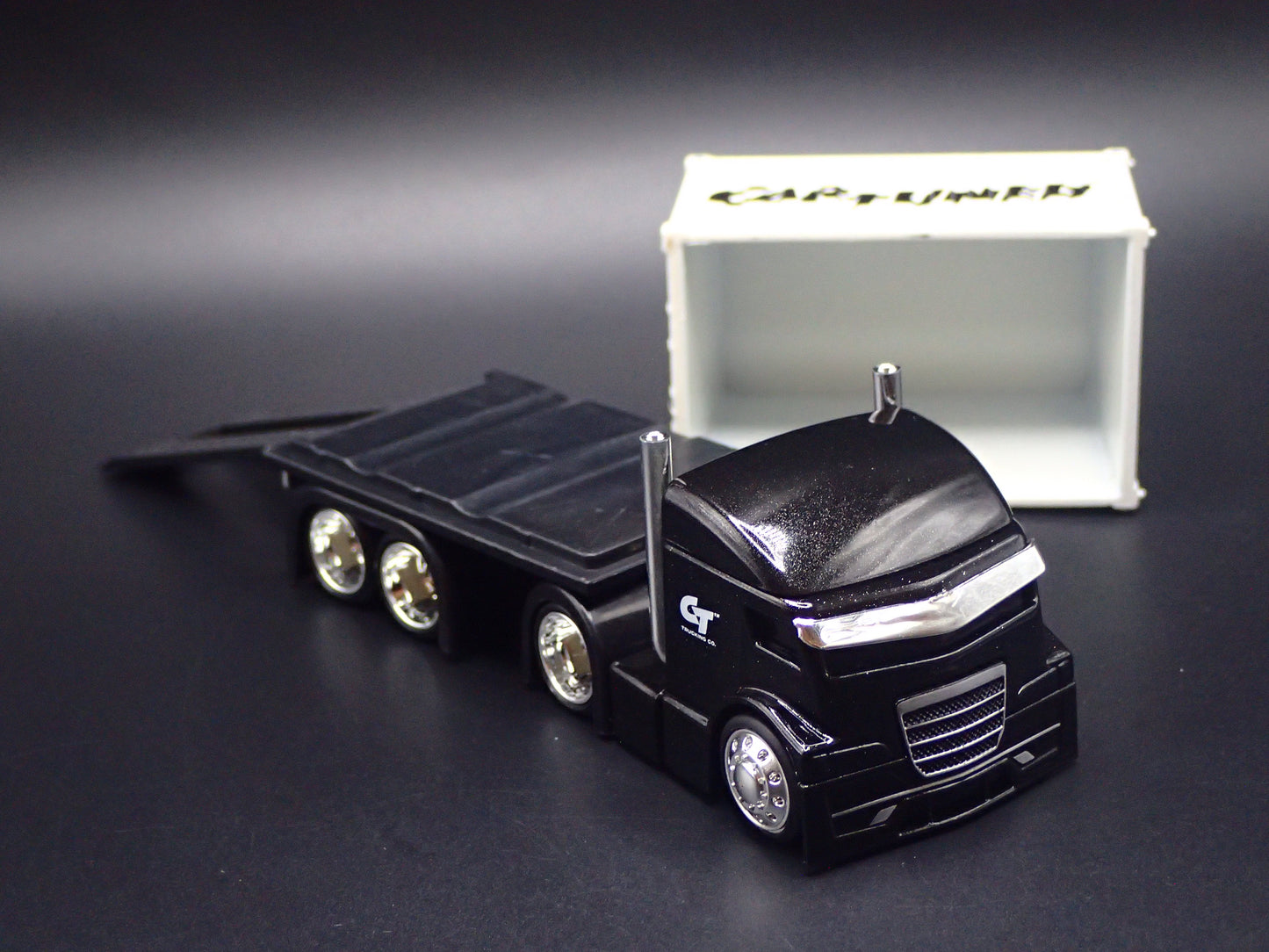 CAR TUNED COOL COE CONTAINER RIG 1:64 SCALE DIORAMA DIECAST MODEL CAR